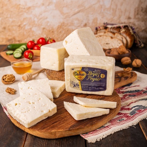 Klasik İnek Sert Beyaz Peynir 700 g