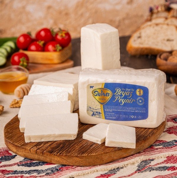 Taze Az Tuzlu Köy Tipi Beyaz Peynir 400 g