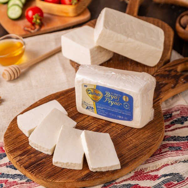 Taze Az Tuzlu Köy Tipi Beyaz Peynir 400 g